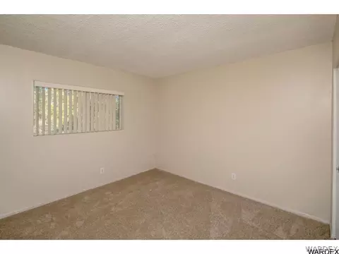 425 E Berk Ave, Kingman, AZ 86409 photo 5