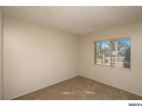425 E Berk Ave, Kingman, AZ 86409 photo 7