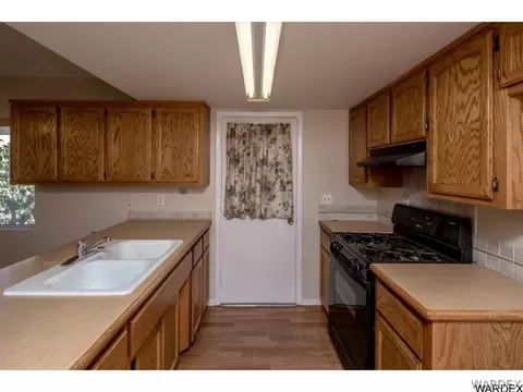 425 E Berk Ave, Kingman, AZ 86409 photo 4