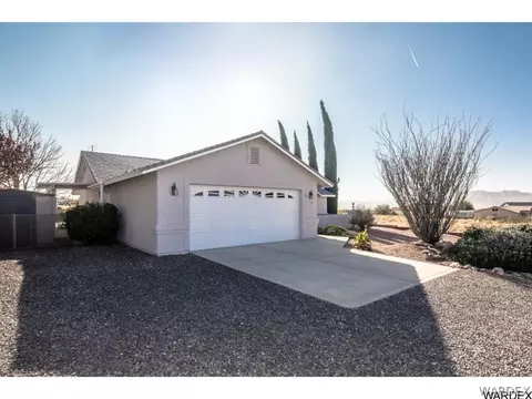 7794 E Saddleback Dr, Kingman, AZ 86401 photo 2