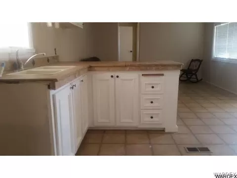 2280 E Thompson Ave, Kingman, AZ 86409 photo 8