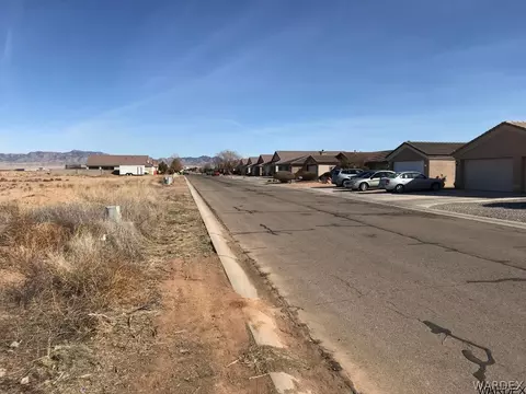 3773 E Suffock Ave, Kingman, AZ 86409 photo 2
