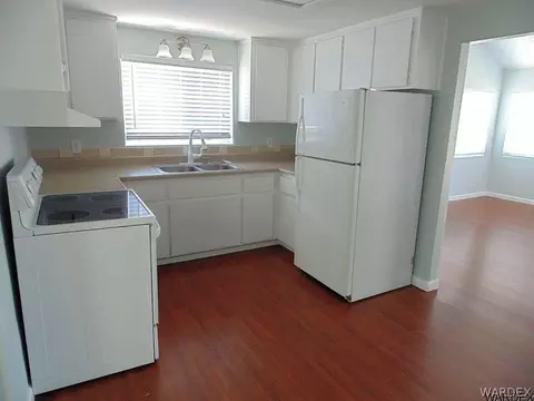 606 Silver St, Kingman, AZ 86401 photo 6