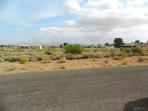 7573 E Brigade Dr, Kingman, AZ 86401 photo 2