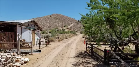 1948 E Falcon Valley Rd, Kingman, AZ 86409 photo 2