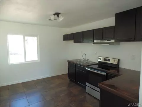 2775 Packard Ave, Kingman, AZ 86409 photo 3