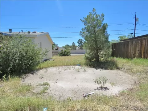 585 E Beverly Ave, Kingman, AZ 86401 photo 5