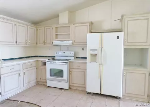 585 E Beverly Ave, Kingman, AZ 86401 photo 11