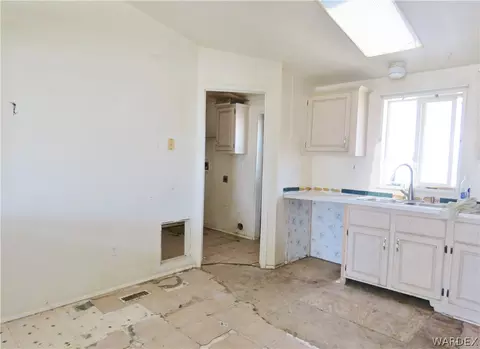 585 E Beverly Ave, Kingman, AZ 86401 photo 13