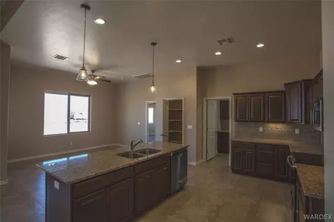 3899 Cheyenne Ave, Kingman, AZ 86401 photo 9