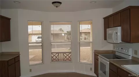 935 Mountain View Dr, Kingman, AZ 86409 photo 5