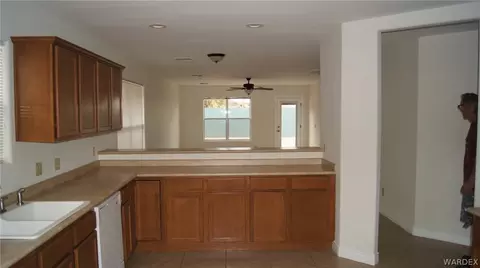 935 Mountain View Dr, Kingman, AZ 86409 photo 11