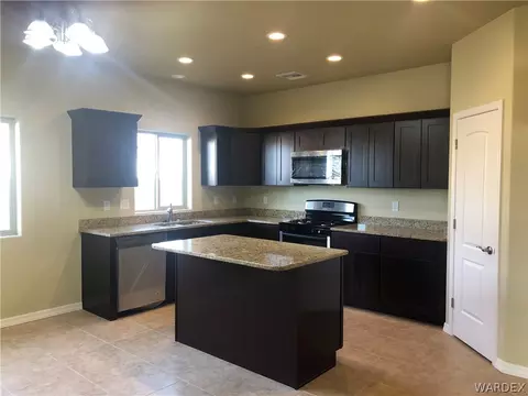 3927 E Suffock Ave, Kingman, AZ 86409 photo 4