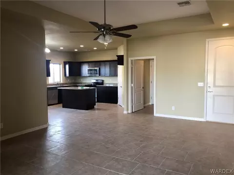 3927 E Suffock Ave, Kingman, AZ 86409 photo 2