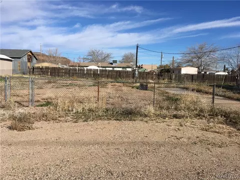645 E Berk Ave, Kingman, AZ 86409 photo 2