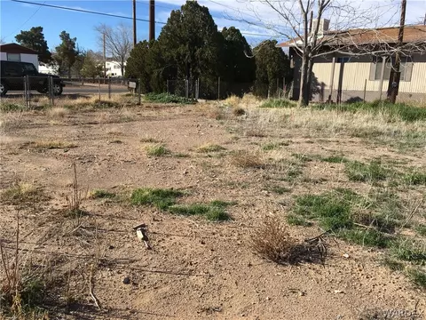 645 E Berk Ave, Kingman, AZ 86409 photo 4