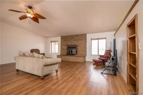 7857 E Saddleback Dr, Kingman, AZ 86401 photo 6