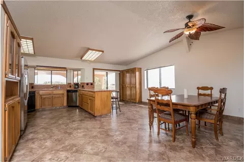 7857 E Saddleback Dr, Kingman, AZ 86401 photo 3