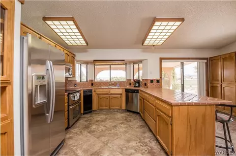 7857 E Saddleback Dr, Kingman, AZ 86401 photo 4