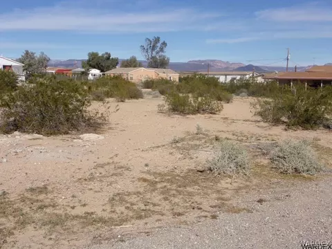5471 E Coconino Dr, Topockgolden Shores, AZ 86436 photo 3