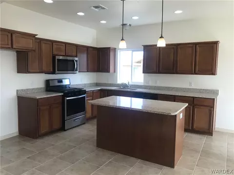 3329 N Apache St, Kingman, AZ 86401 photo 4