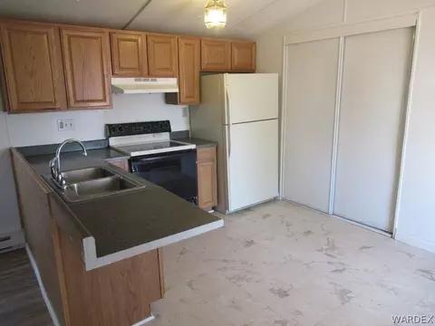 1555 Devlin Ct, Kingman, AZ 86409 photo 4