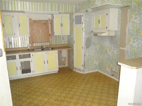 2000 E Devlin Ave, Kingman, AZ 86409 photo 3