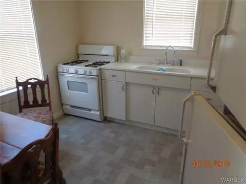 202 E Spring St, Kingman, AZ 86401 photo 3