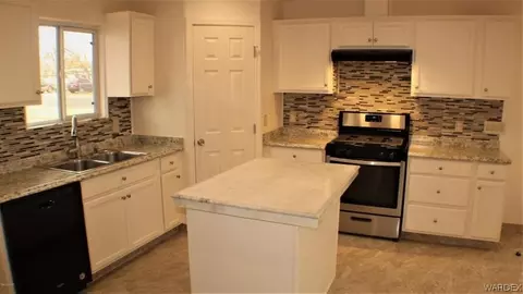 3162 E Thompson Ave, Kingman, AZ 86409 photo 9