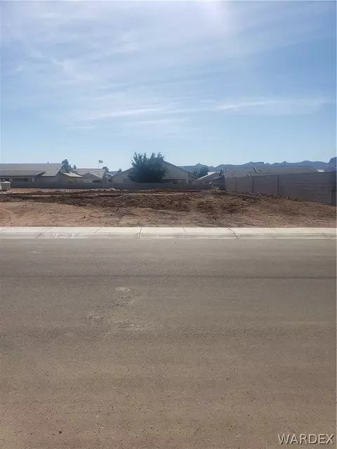 3921 Easy St, Kingman, AZ 86409 photo 2