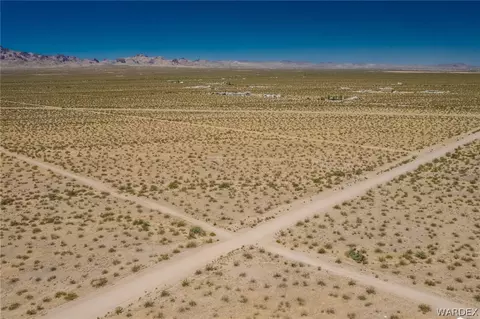 8 5 Acres Sacramentomayanzentiff Rd, Golden Valley, AZ 86413