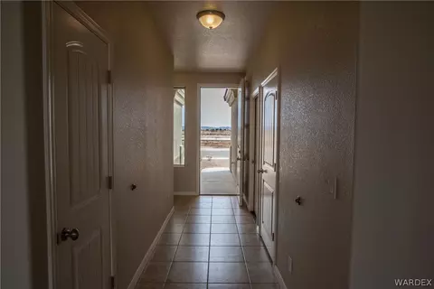 5302 Eagle View Rd, Kingman, AZ 86401 photo 2