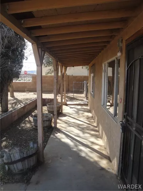 3505 E Shaeffer Ave, Kingman, AZ 86409 photo 2