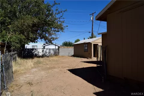 3529 E Robin Ln, Kingman, AZ 86409 photo 2