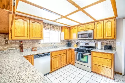 4702 Steinke Dr, Kingman, AZ 86409 photo 9