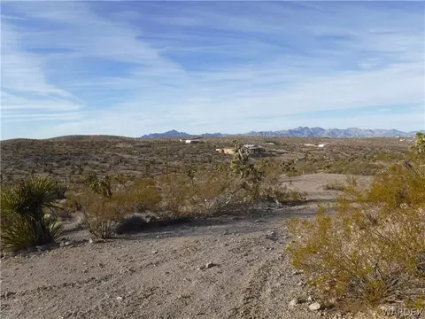 905 W Haystack Dr, Meadview, AZ 86444 photo 4