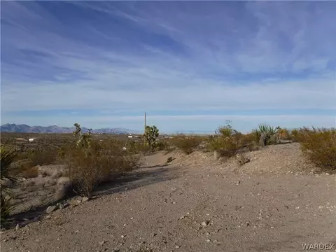 905 W Haystack Dr, Meadview, AZ 86444 photo 3
