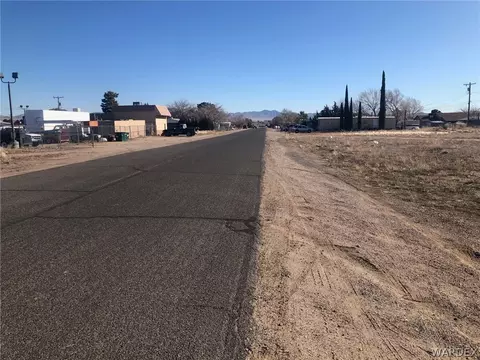 3012 E Northfield Ave, Kingman, AZ 86409 photo 2