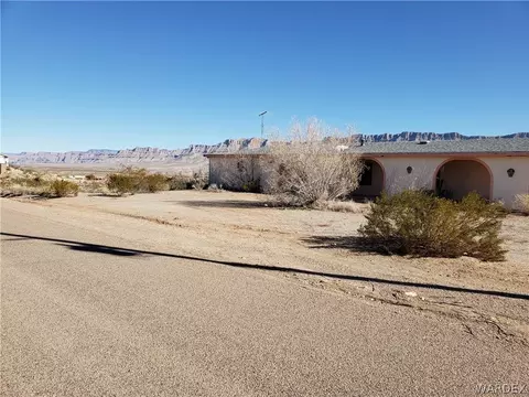 30350 N Haystack Dr, Meadview, AZ 86444 photo 2