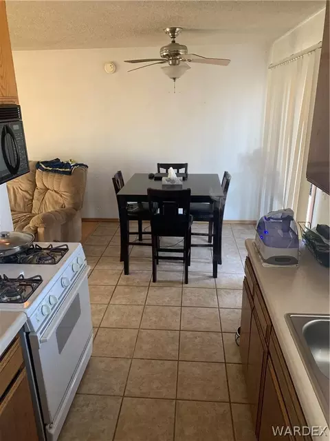 2525 Mcvicar, Kingman, AZ 86409 photo 2