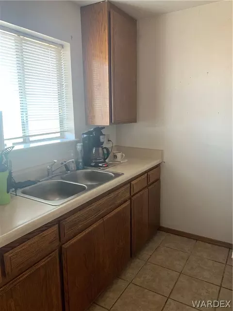 2525 Mcvicar, Kingman, AZ 86409 photo 3