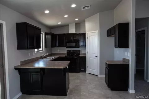 2776 E Luna Vis, Kingman, AZ 86409 photo 2