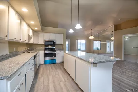 7931 E Monte Tesoro Dr, Kingman, AZ 86401 photo 3