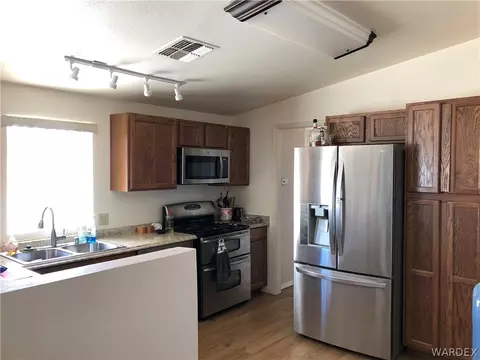 2193 E Hackamore Dr, Mohave Valley, AZ 86440 photo 3