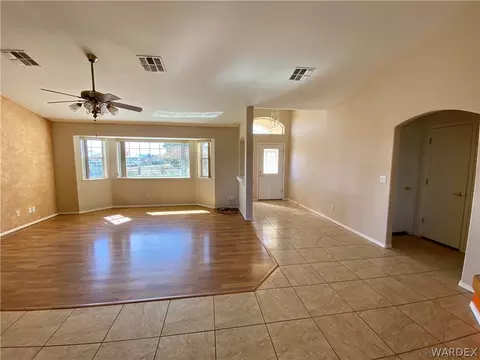2135 E Cactus Wren Rd, Kingman, AZ 86409 photo 2