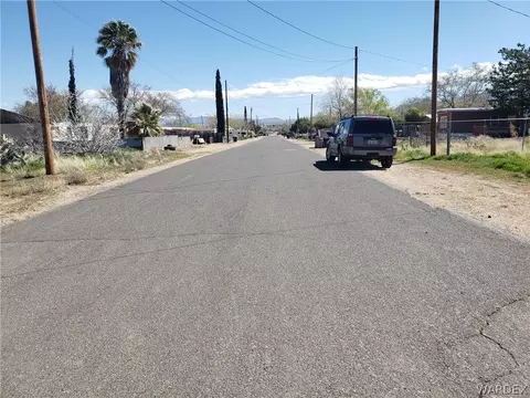 415 E Simon Ave, Kingman, AZ 86409 photo 2