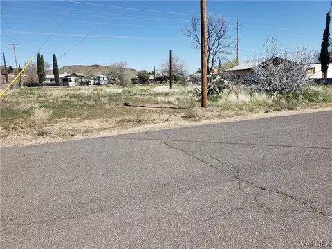 415 E Simon Ave, Kingman, AZ 86409 photo 3