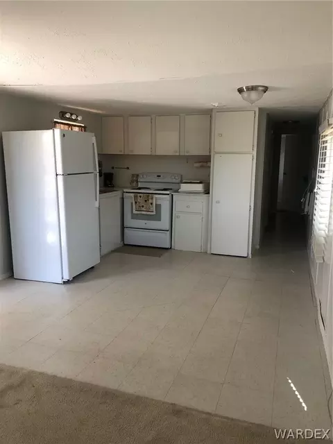3607 E Robin Ln, Kingman, AZ 86409 photo 4