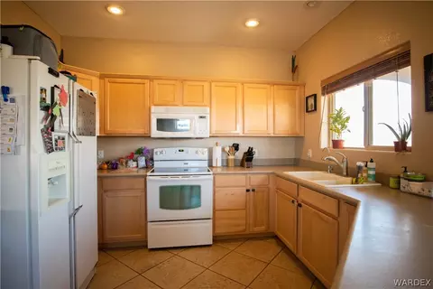 7108 E Stoneaxe Dr, Kingman, AZ 86401 photo 6