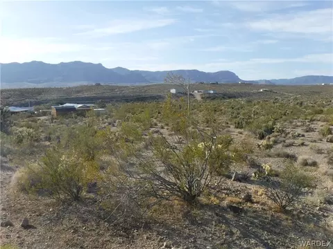 240 E Haystack Dr, Meadview, AZ 86444 photo 3